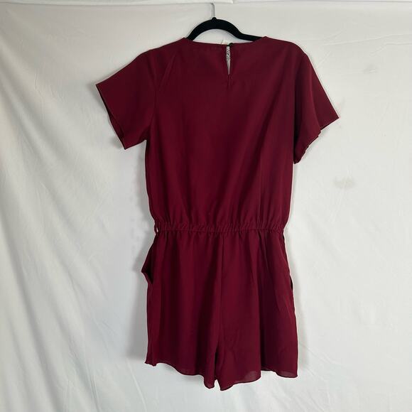 NEW! ReoRia Red Short Sleeve Romper Sheer Size Small - Picture 3 of 5
